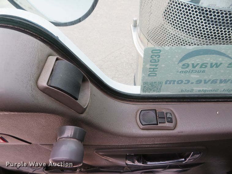 image for item DH1630 2011 Kenworth T800 semi truck