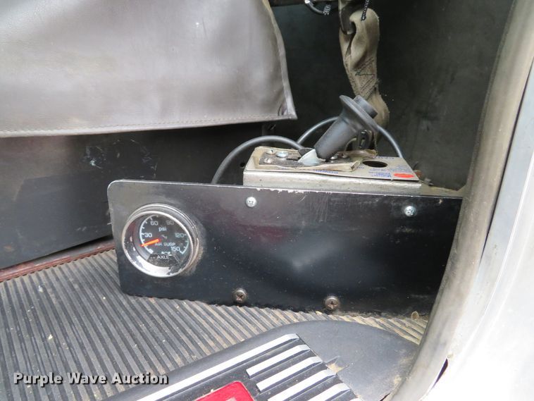 image for item DH1630 2011 Kenworth T800 semi truck