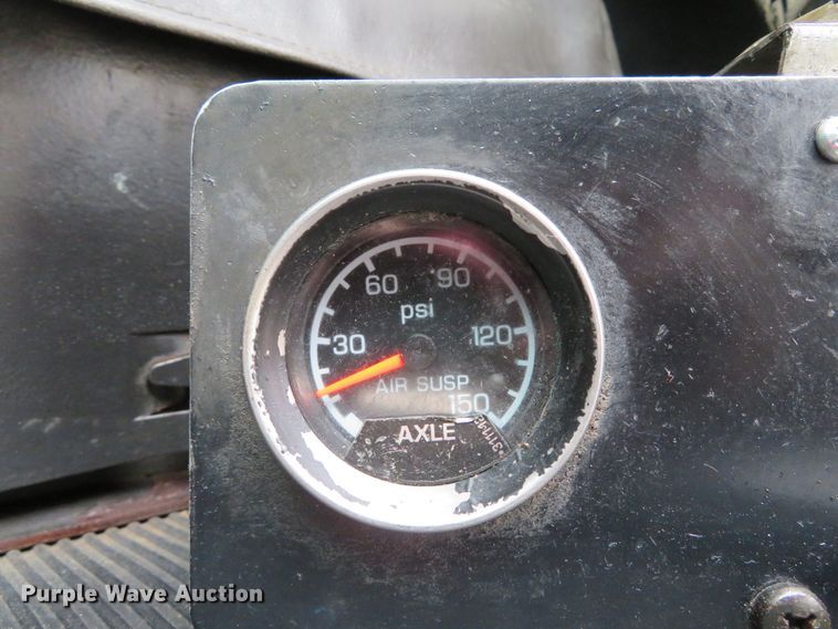 image for item DH1630 2011 Kenworth T800 semi truck