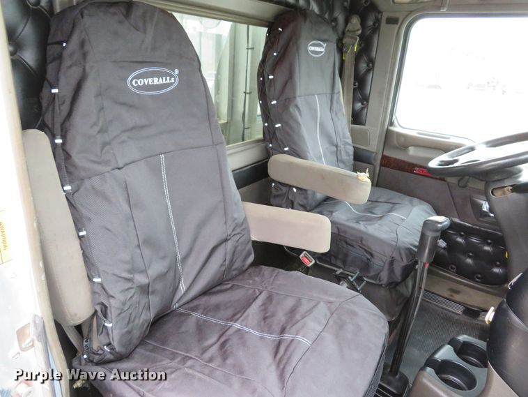 image for item DH1630 2011 Kenworth T800 semi truck