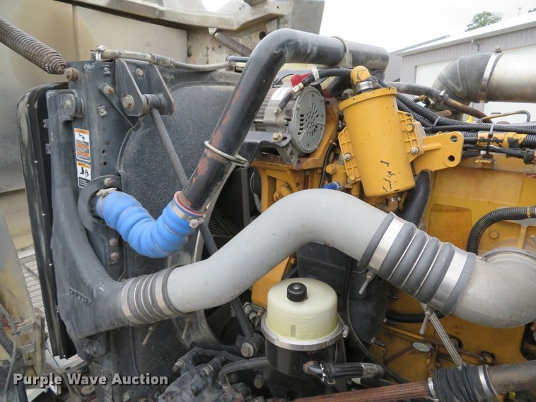 image for item DH1630 2011 Kenworth T800 semi truck