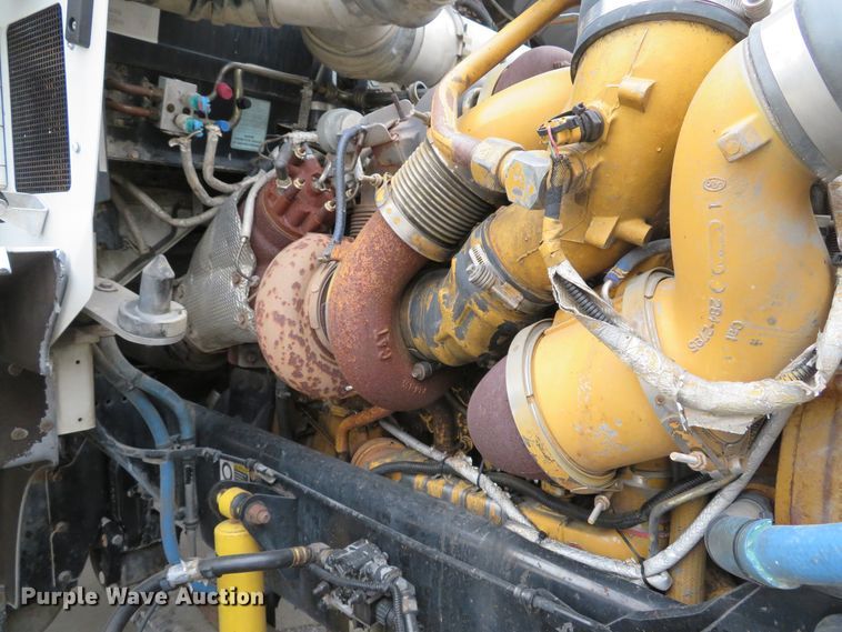 image for item DH1630 2011 Kenworth T800 semi truck