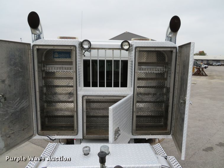 image for item DH1630 2011 Kenworth T800 semi truck