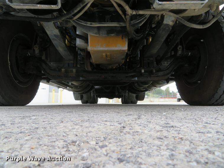 image for item DH1630 2011 Kenworth T800 semi truck