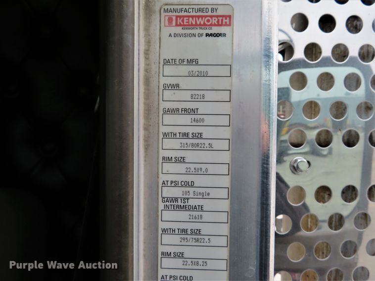 image for item DH1630 2011 Kenworth T800 semi truck