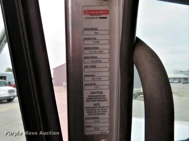 image for item DH1630 2011 Kenworth T800 semi truck