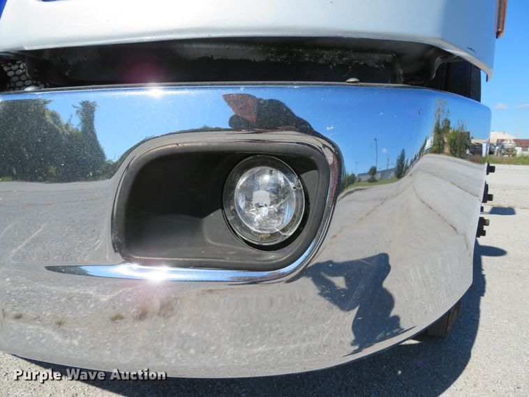 image for item DH1638 2014 Peterbilt 579 semi truck