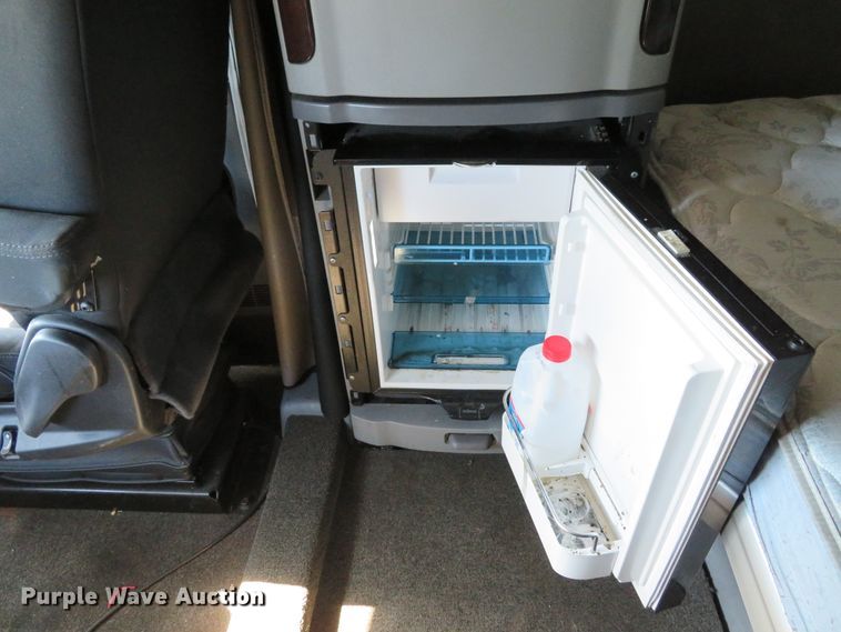 image for item DH1638 2014 Peterbilt 579 semi truck