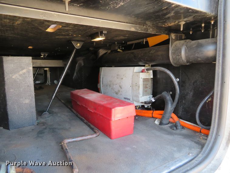 image for item DH1638 2014 Peterbilt 579 semi truck