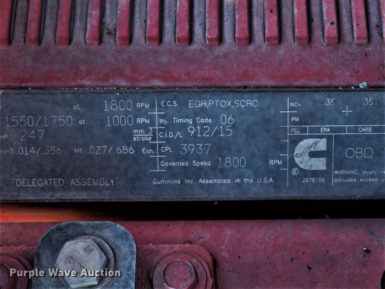 image for item DH1638 2014 Peterbilt 579 semi truck