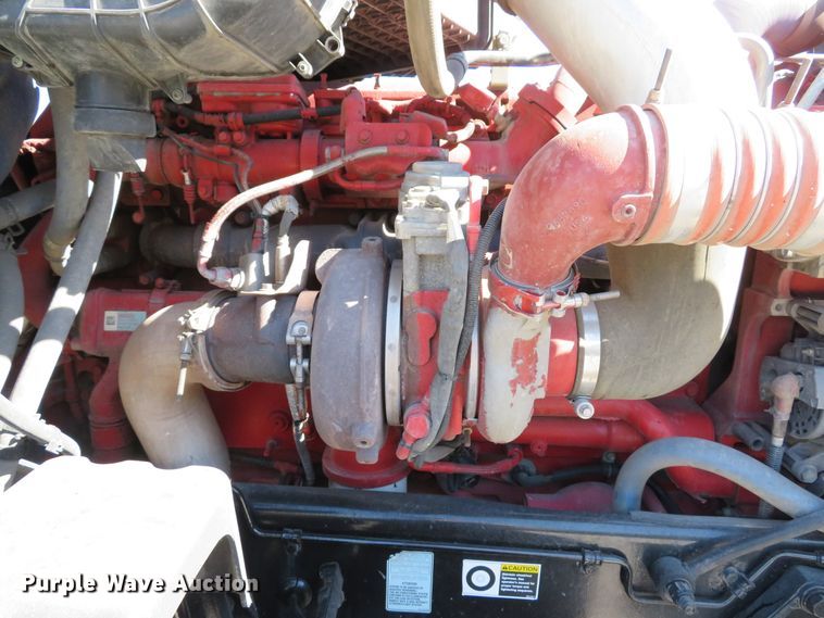 image for item DH1638 2014 Peterbilt 579 semi truck