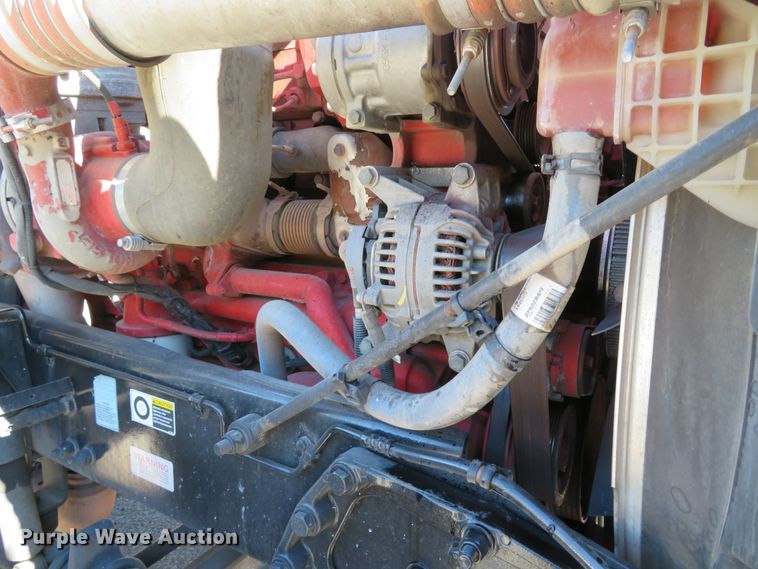 image for item DH1638 2014 Peterbilt 579 semi truck