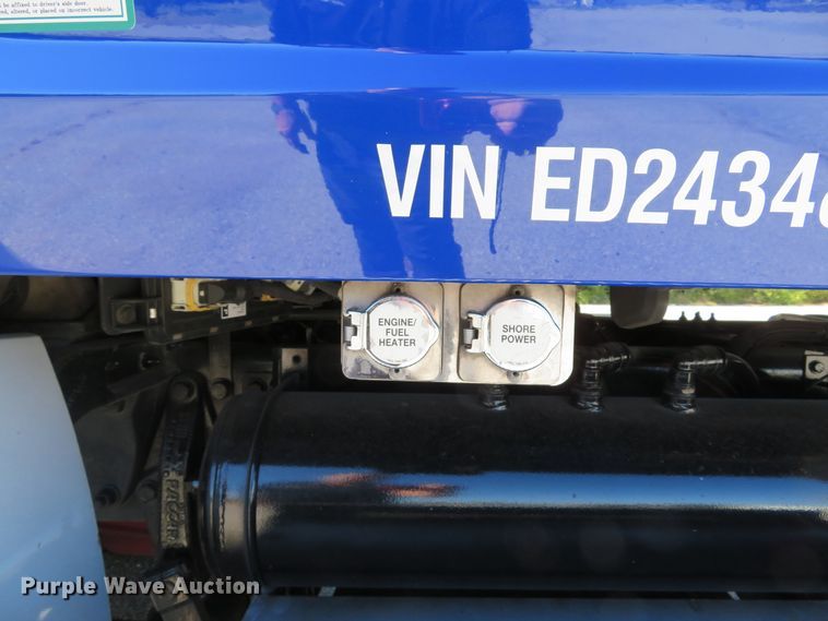 image for item DH1638 2014 Peterbilt 579 semi truck