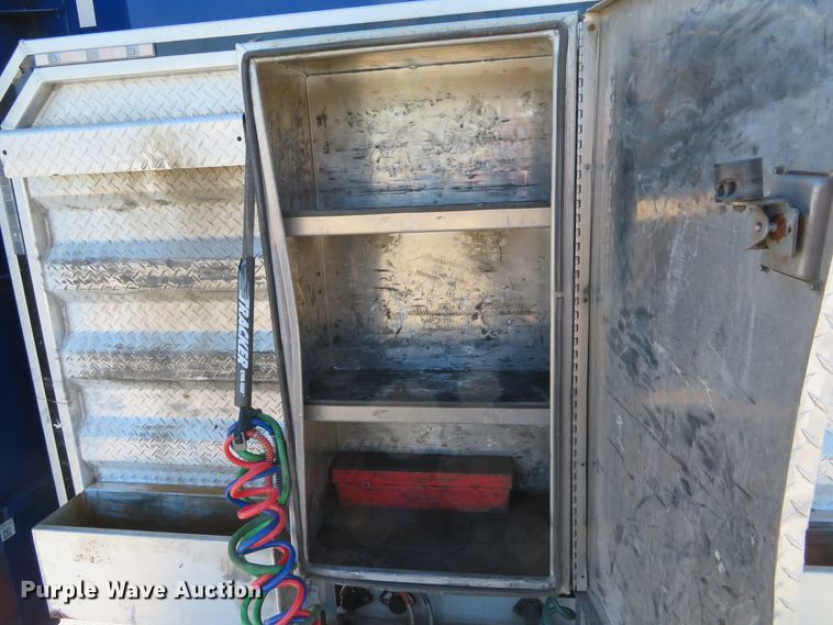 image for item DH1638 2014 Peterbilt 579 semi truck