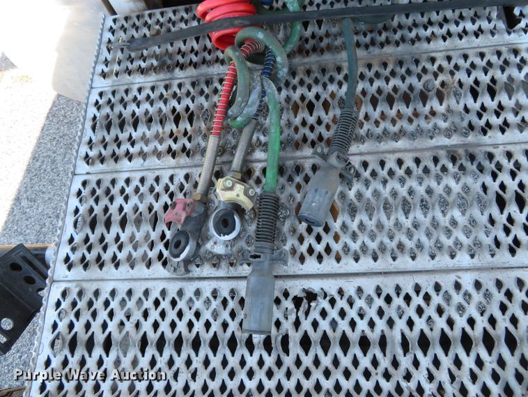 image for item DH1638 2014 Peterbilt 579 semi truck