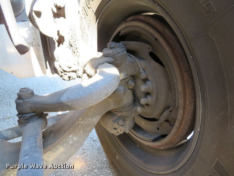 image for item DH1638 2014 Peterbilt 579 semi truck