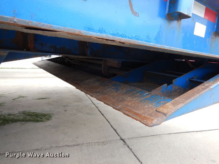 image for item EC9025 2005 Ledwell drop deck equipment trailer