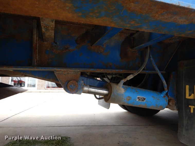 image for item EC9025 2005 Ledwell drop deck equipment trailer
