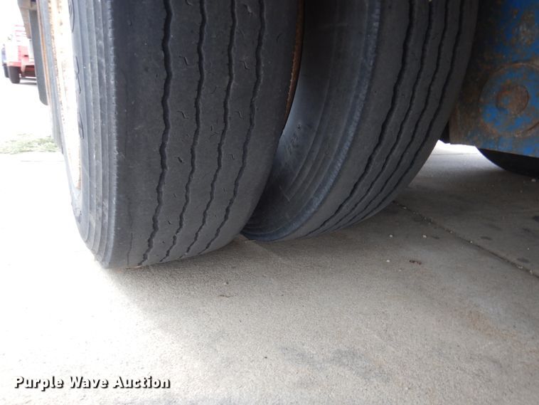 image for item EC9025 2005 Ledwell drop deck equipment trailer