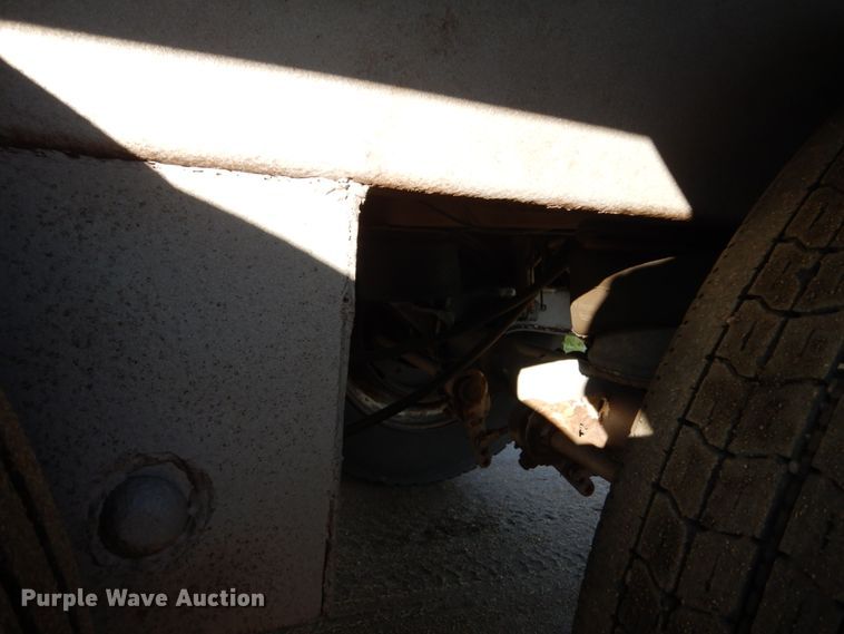 image for item EC9049 1992 Eby livestock trailer