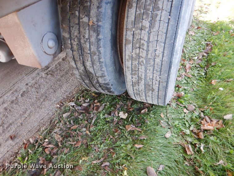 image for item EC9049 1992 Eby livestock trailer