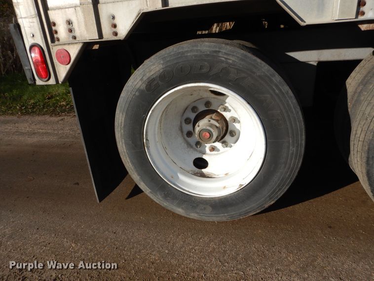 image for item EC9049 1992 Eby livestock trailer