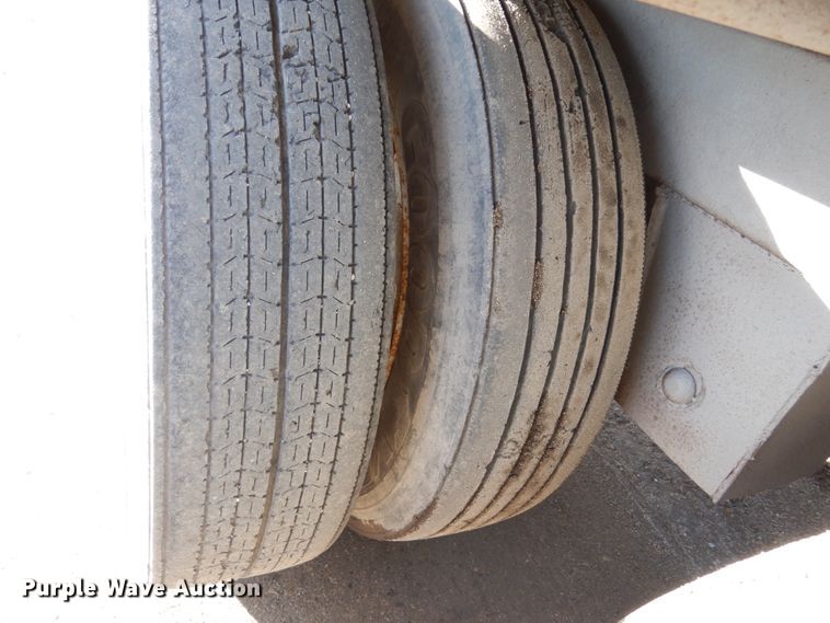 image for item EC9049 1992 Eby livestock trailer