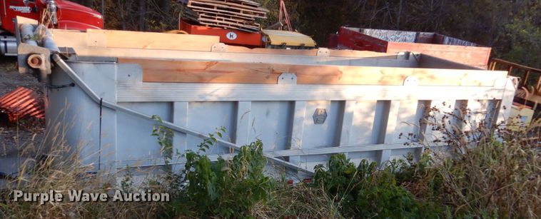 image for item EC9051 2003 R/S Body Co. end dump trailer