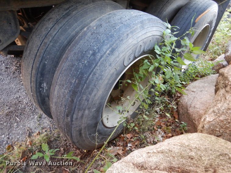 image for item EC9051 2003 R/S Body Co. end dump trailer