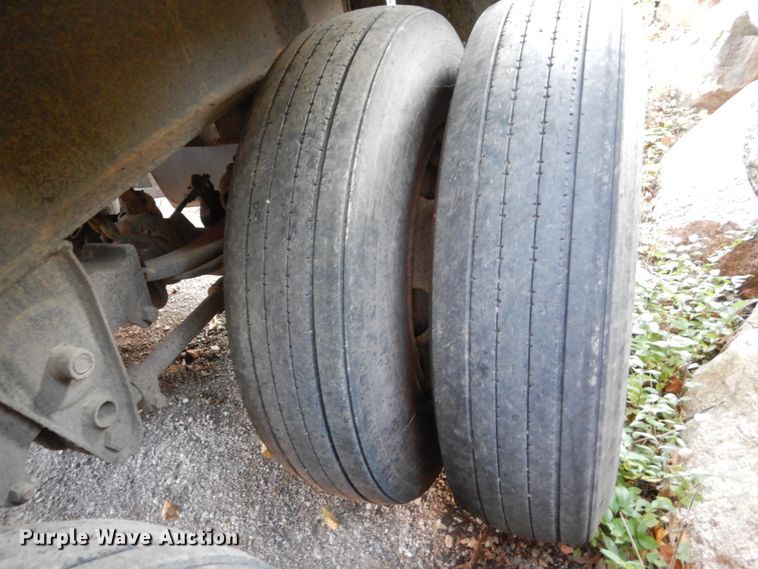 image for item EC9051 2003 R/S Body Co. end dump trailer