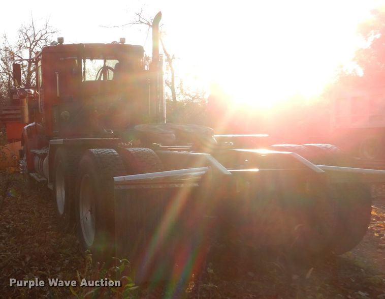 image for item EC9052 2013 International Paystar 5900i semi truck