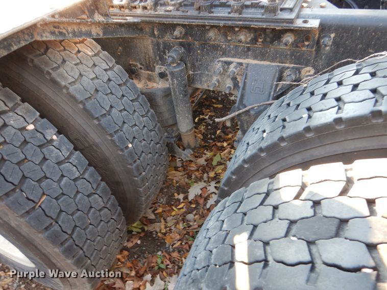 image for item EC9052 2013 International Paystar 5900i semi truck