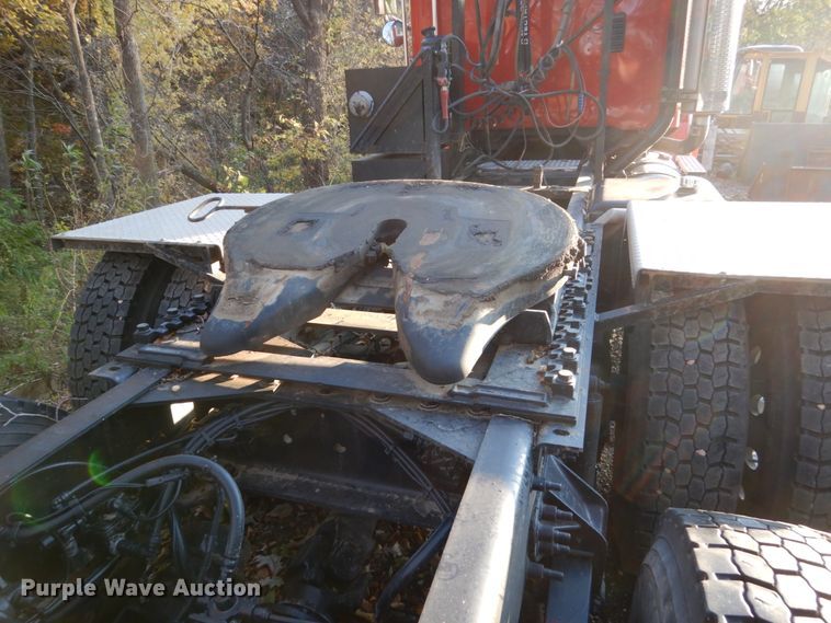 image for item EC9052 2013 International Paystar 5900i semi truck