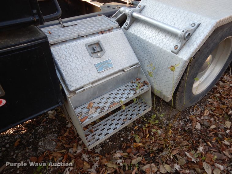 image for item EC9052 2013 International Paystar 5900i semi truck