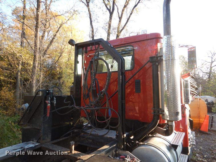 image for item EC9052 2013 International Paystar 5900i semi truck