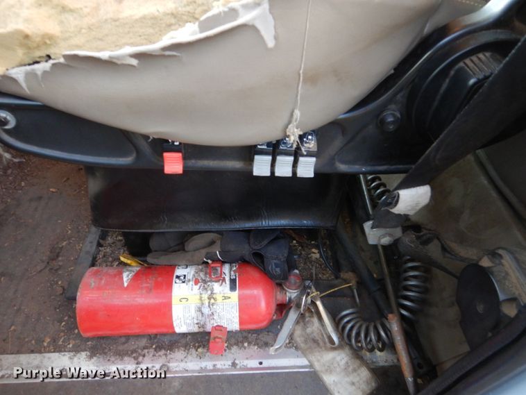 image for item EC9052 2013 International Paystar 5900i semi truck