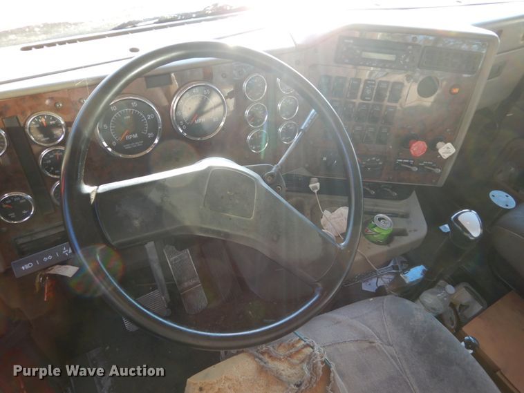 image for item EC9052 2013 International Paystar 5900i semi truck