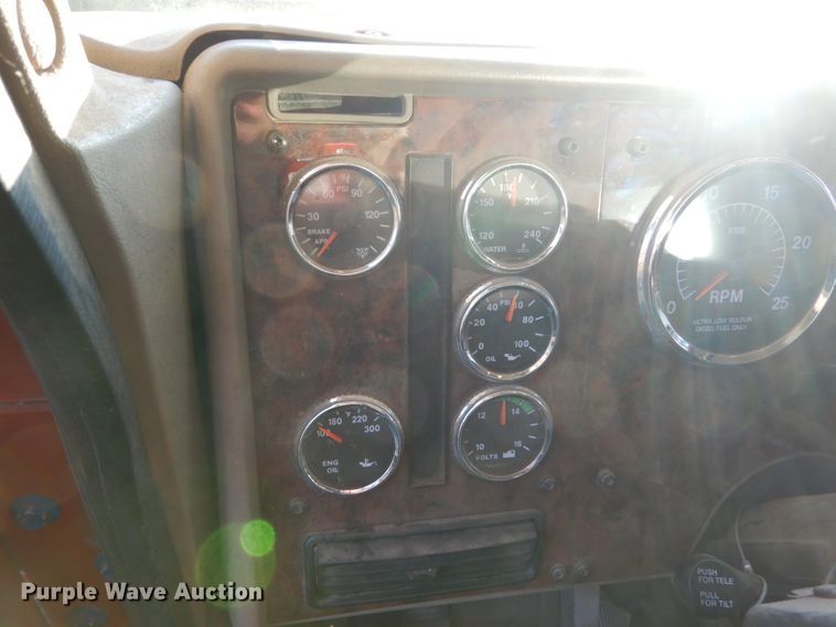 image for item EC9052 2013 International Paystar 5900i semi truck