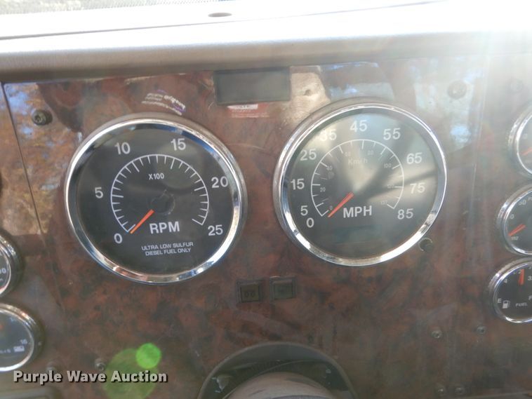 image for item EC9052 2013 International Paystar 5900i semi truck