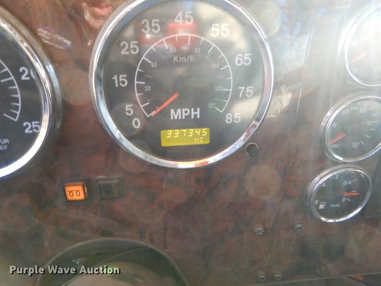 image for item EC9052 2013 International Paystar 5900i semi truck