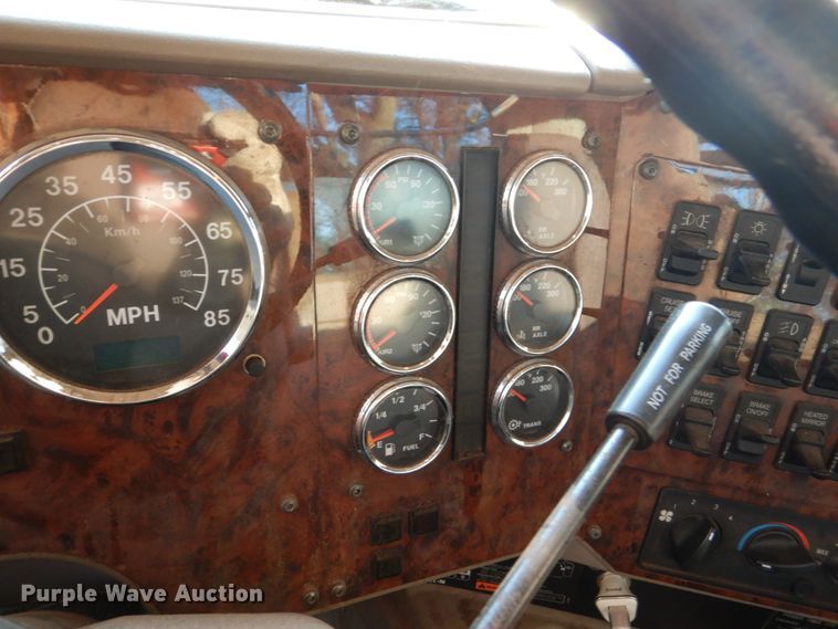 image for item EC9052 2013 International Paystar 5900i semi truck