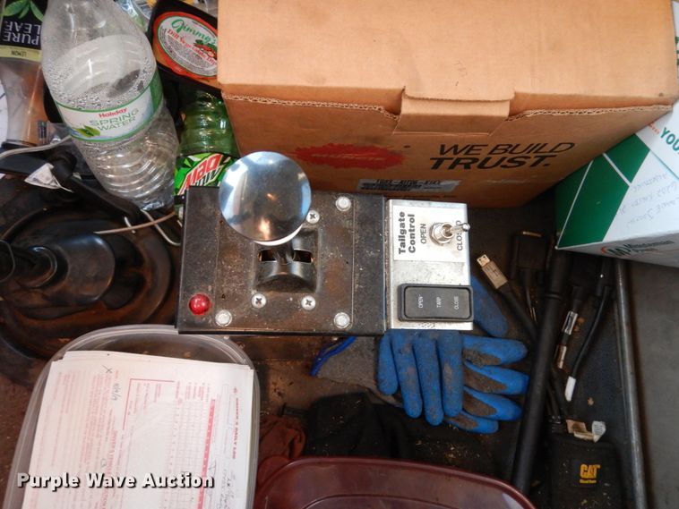 image for item EC9052 2013 International Paystar 5900i semi truck