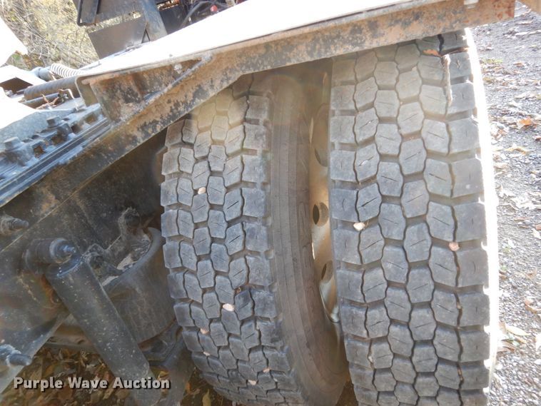 image for item EC9052 2013 International Paystar 5900i semi truck