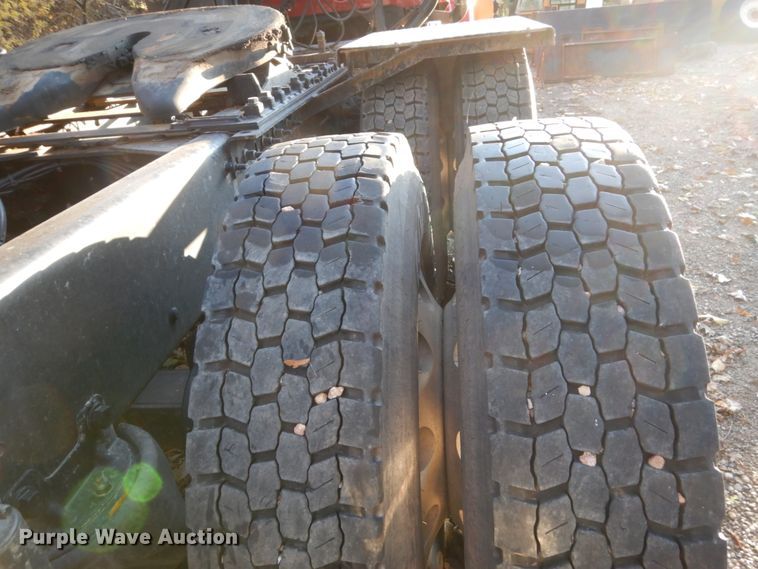 image for item EC9052 2013 International Paystar 5900i semi truck