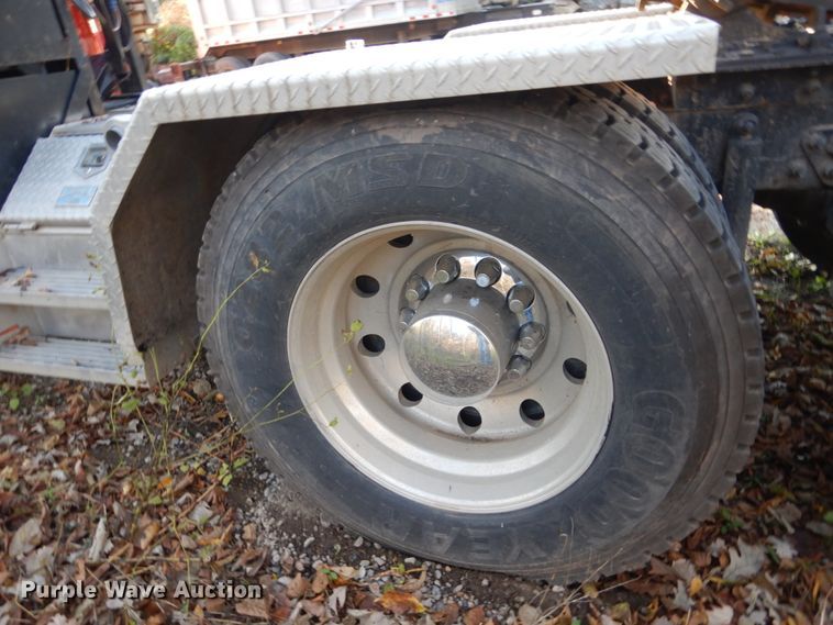 image for item EC9052 2013 International Paystar 5900i semi truck