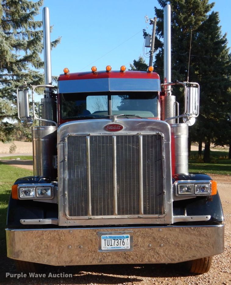 image for item EC9053 2007 Peterbilt 379 semi truck