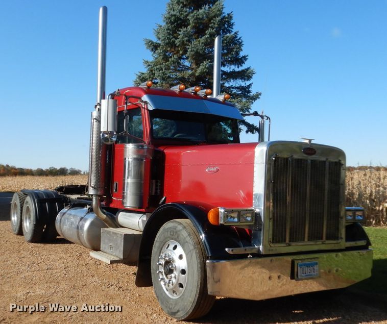 image for item EC9053 2007 Peterbilt 379 semi truck