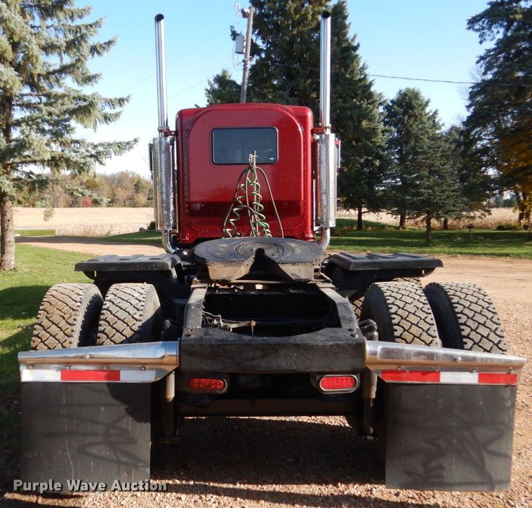 image for item EC9053 2007 Peterbilt 379 semi truck