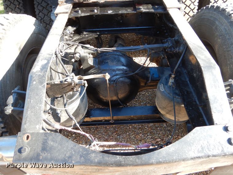 image for item EC9053 2007 Peterbilt 379 semi truck