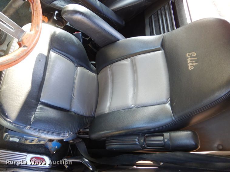 image for item EC9053 2007 Peterbilt 379 semi truck